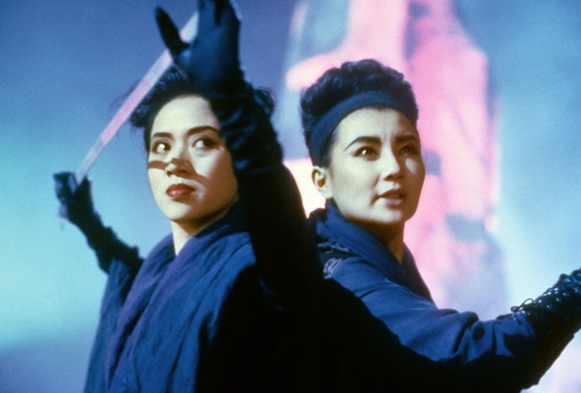 O TRIO HERÓICO, a partir da esquerda: Anita Mui, Maggie Cheung, 1993. ©Buena Vista Pictures/cortesia Everett Collection